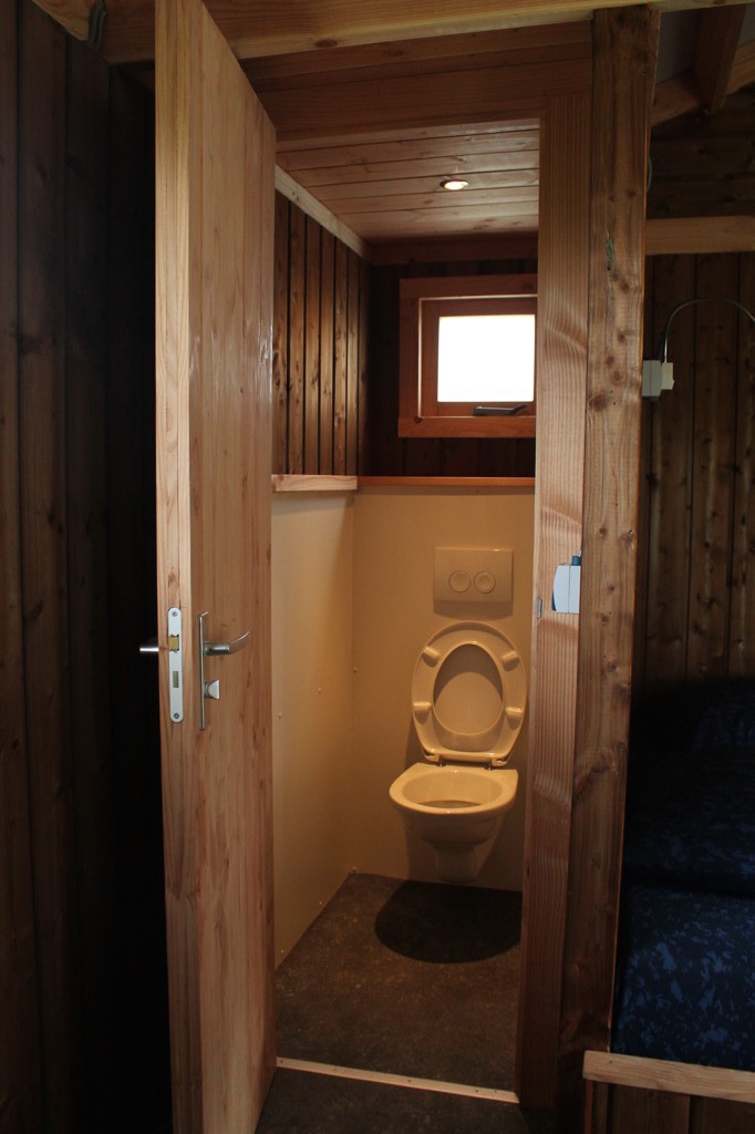 26-Basic Lodge - toilet.jpg