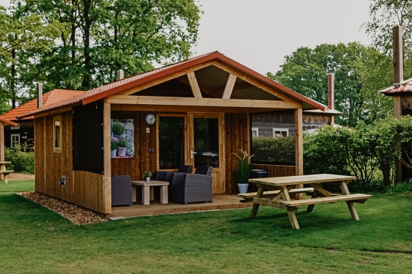 Camping-De-Kleine-Wolf-Accommodatie-Basic-Lodgebeetje.jpg
