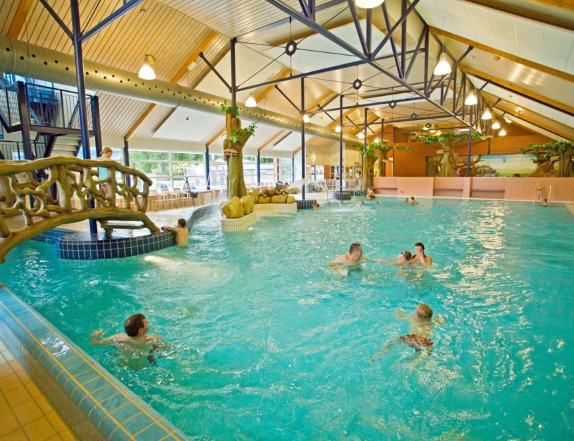 47-camping met binnenzwembad- overzicht.jpg