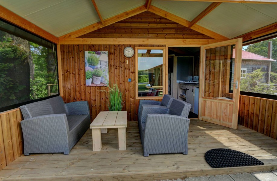 27-Basic Lodge - veranda.jpg