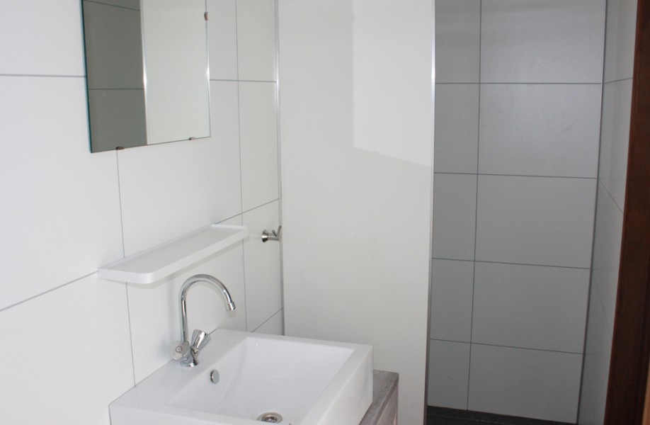 191-Woody - badkamer wastafel.jpg