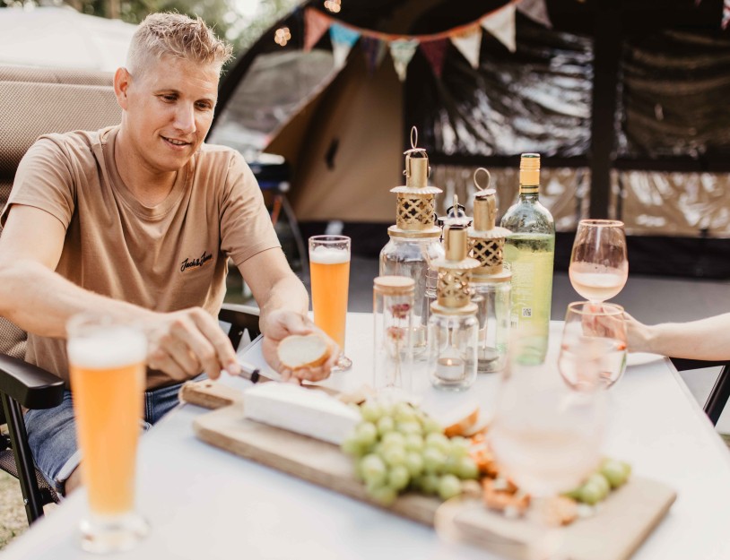 Camping-de-kleine-wolf-kamperen-borrelplank-liggend.jpg