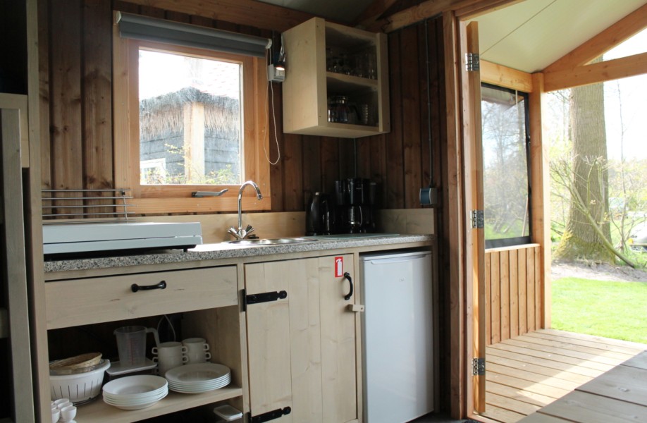 25-Basic Lodge - keuken.jpg