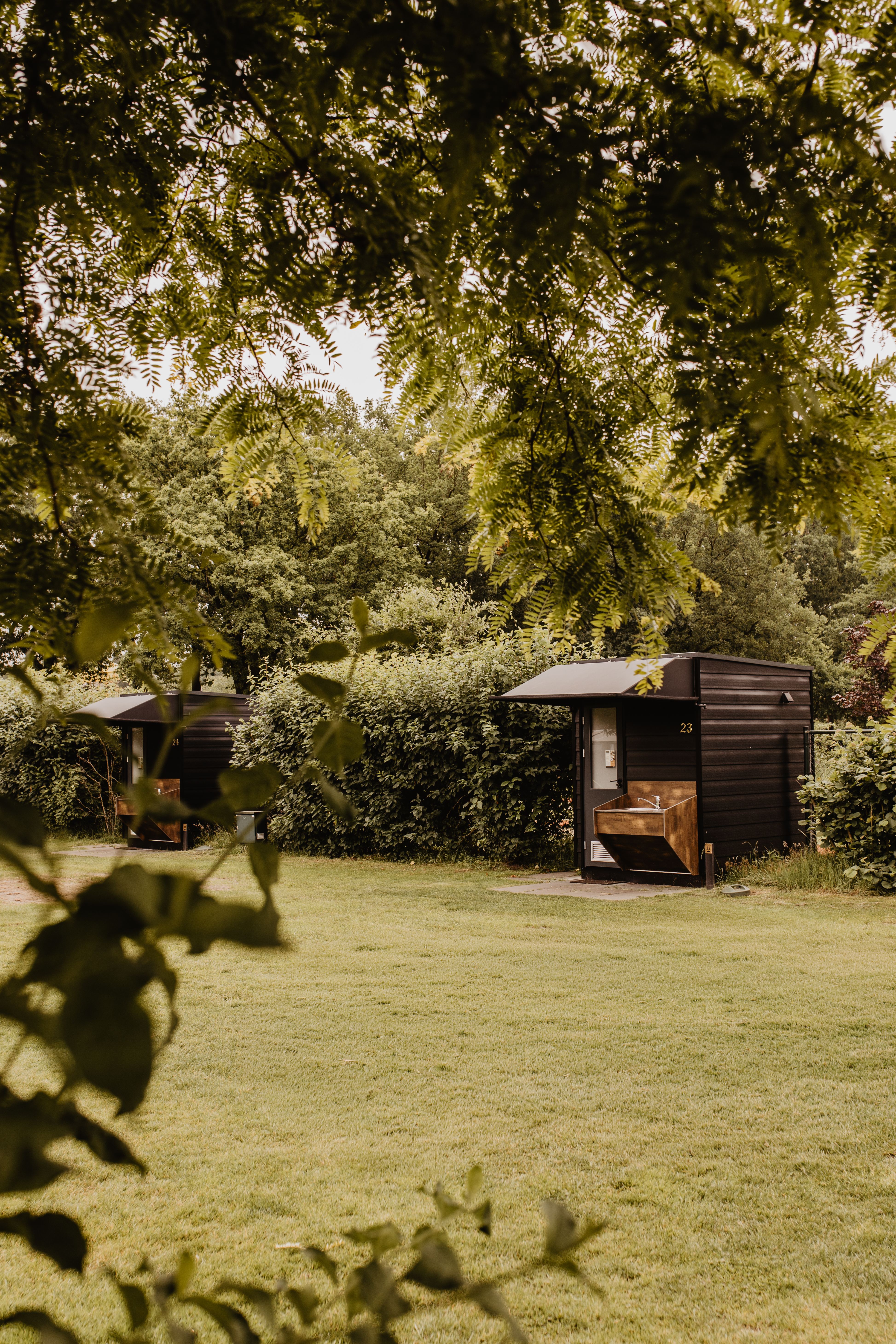 Camping-De-Kleine-Wolf-Kamperen-paardenwei-prive-sanitair-2.png