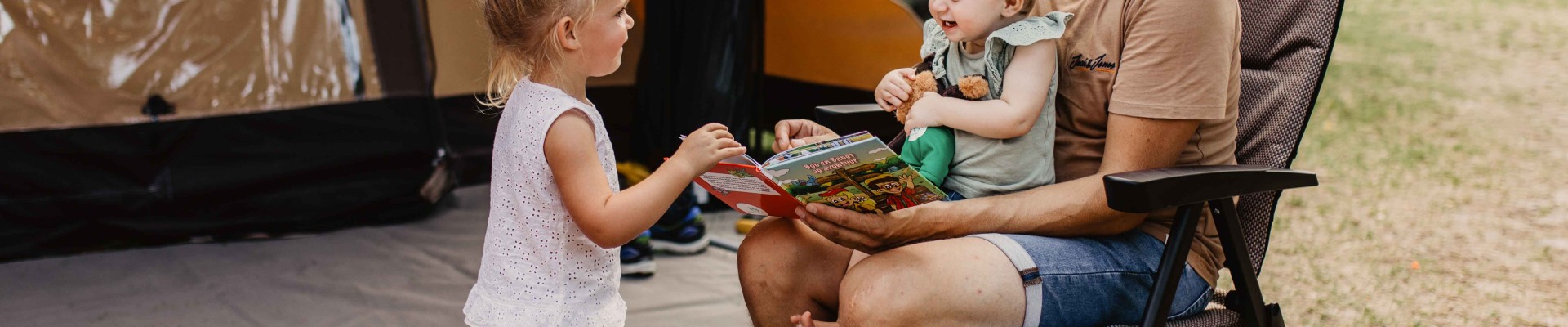 Camping-de-kleine-wolf-kamperen-boekje-lezen-kinderen.jpg