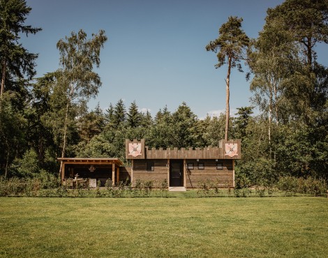Kasteel_Vooraanzichtbeetje.jpg