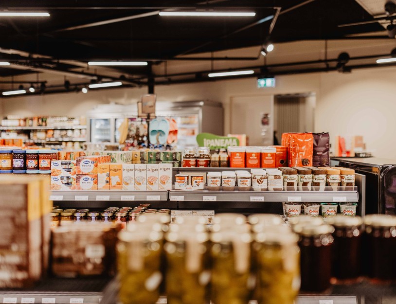 Camping-de-kleine-wolf-supermarkt-assortiment-schappen-4 kopie.jpg