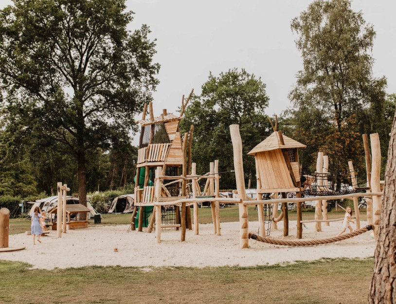 Camping-de-kleine-wolf-speeltoestel-specht-plek-37.jpg