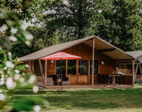 Camping-De-Kleine-Wolf-Accommodatie-Zwaluwlodgebeetje.jpg