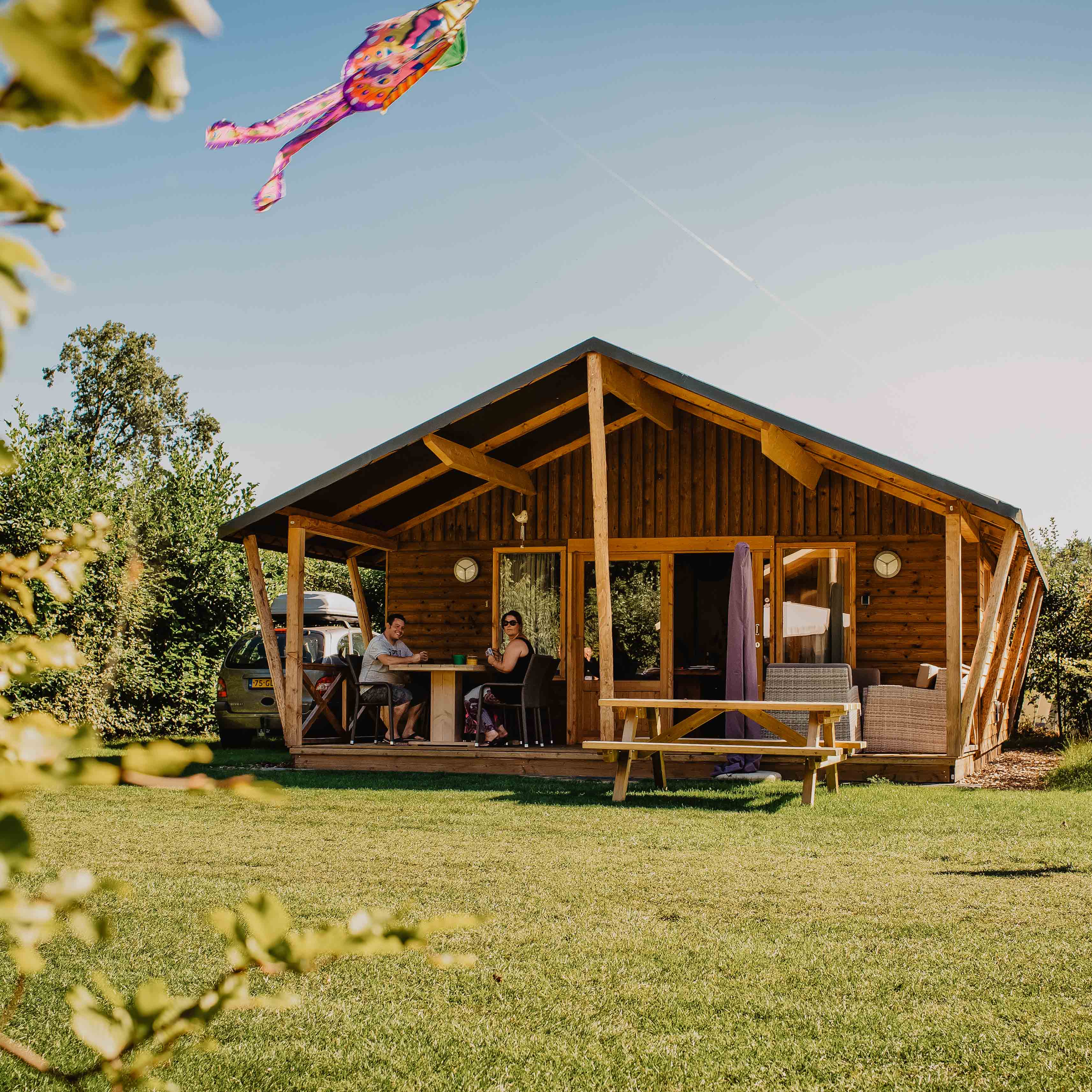 10. Oehoelodge - vliegerbeetje.jpg