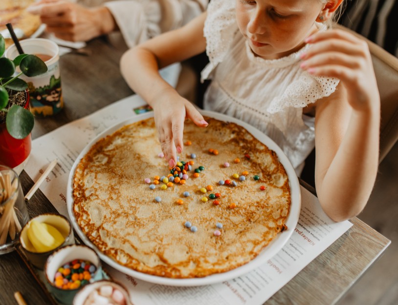 Camping-de-kleine-wolf-faciliteit-horeca-pannenkoeken-gezin-eten-2.jpg