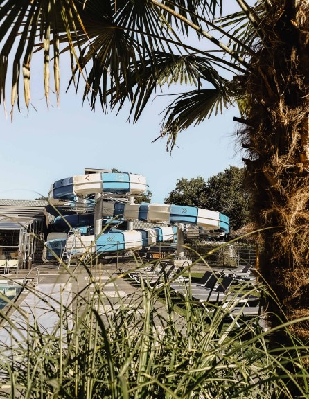 Camping-de-kleine-wolf-faciliteit-zwembad-duoglijbaan-aanzicht-11.jpg