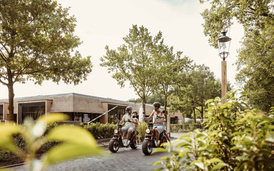Camping-de-kleine-wolf-faciliteit-e-choppers-gezin-oprijlaan-2.jpg