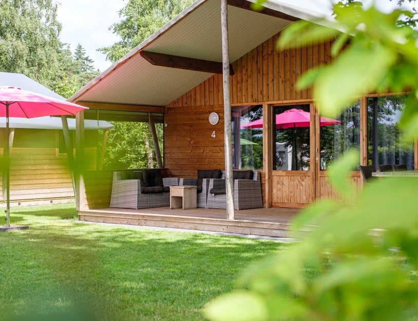 Zwaluwlodge buitenkant rechts