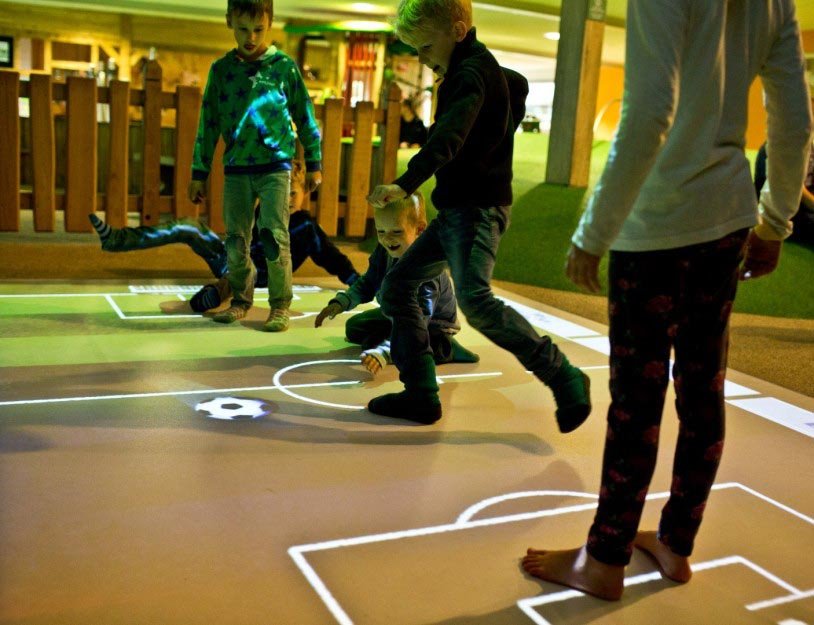 indoor+speelparadijs+-+playground+voetbal+(large)-klein.jpg