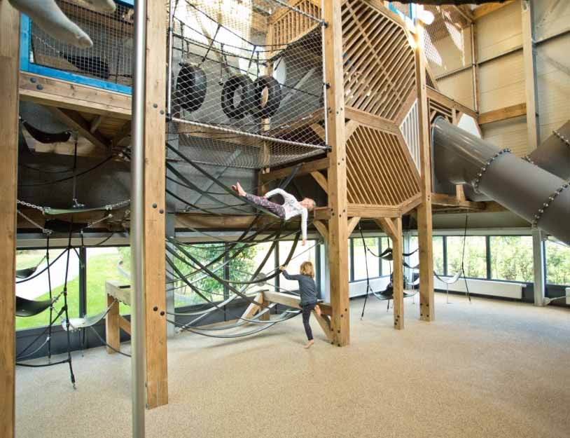 Indoor speelparadijs - Spelen rubberen slierten (large)-klein.jpg