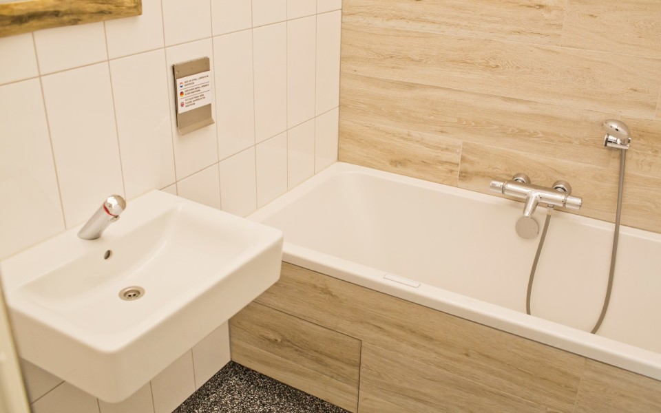 Sanitair - Specht bad en wastafel bovenaf (large).jpg