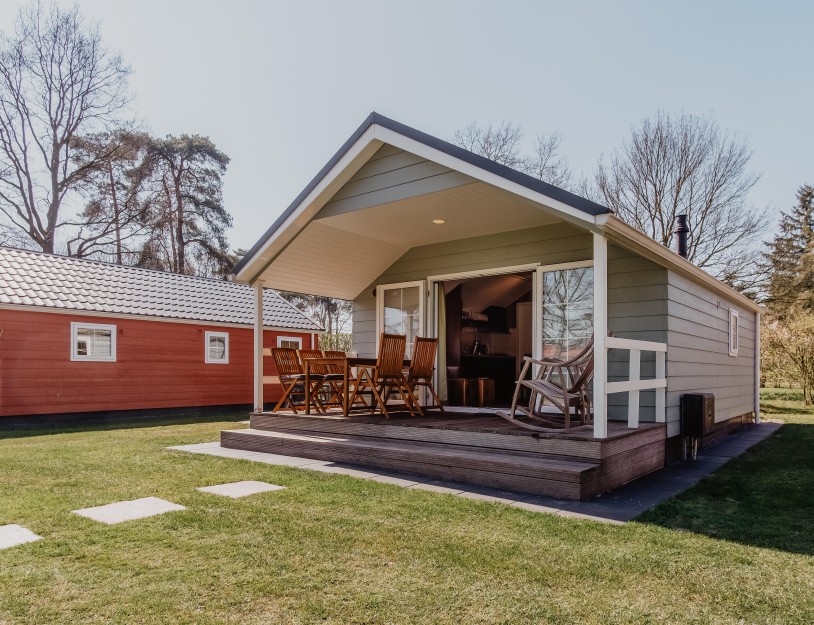 Camping-De-Kleine-Wolf-Accommodatie-Outdoor-living-lodge-4pbeetje.jpg